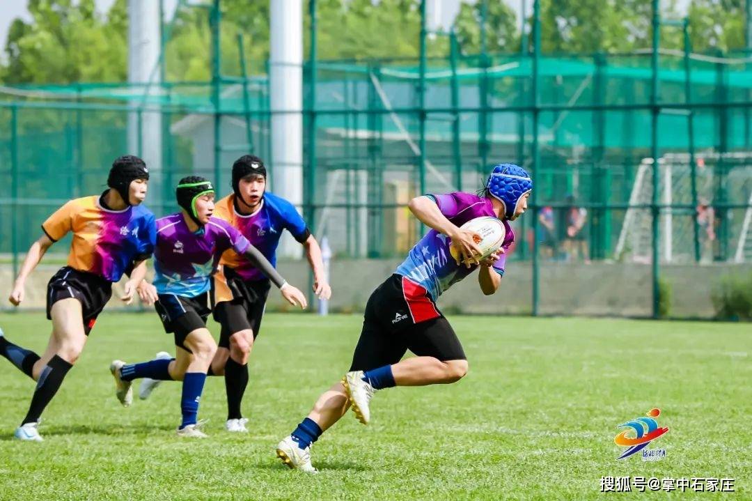 强队在比赛中持续领跑，最终夺得胜利