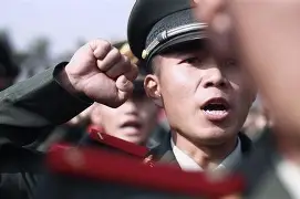海南远征军士气高昂，击败对手夺取胜利！