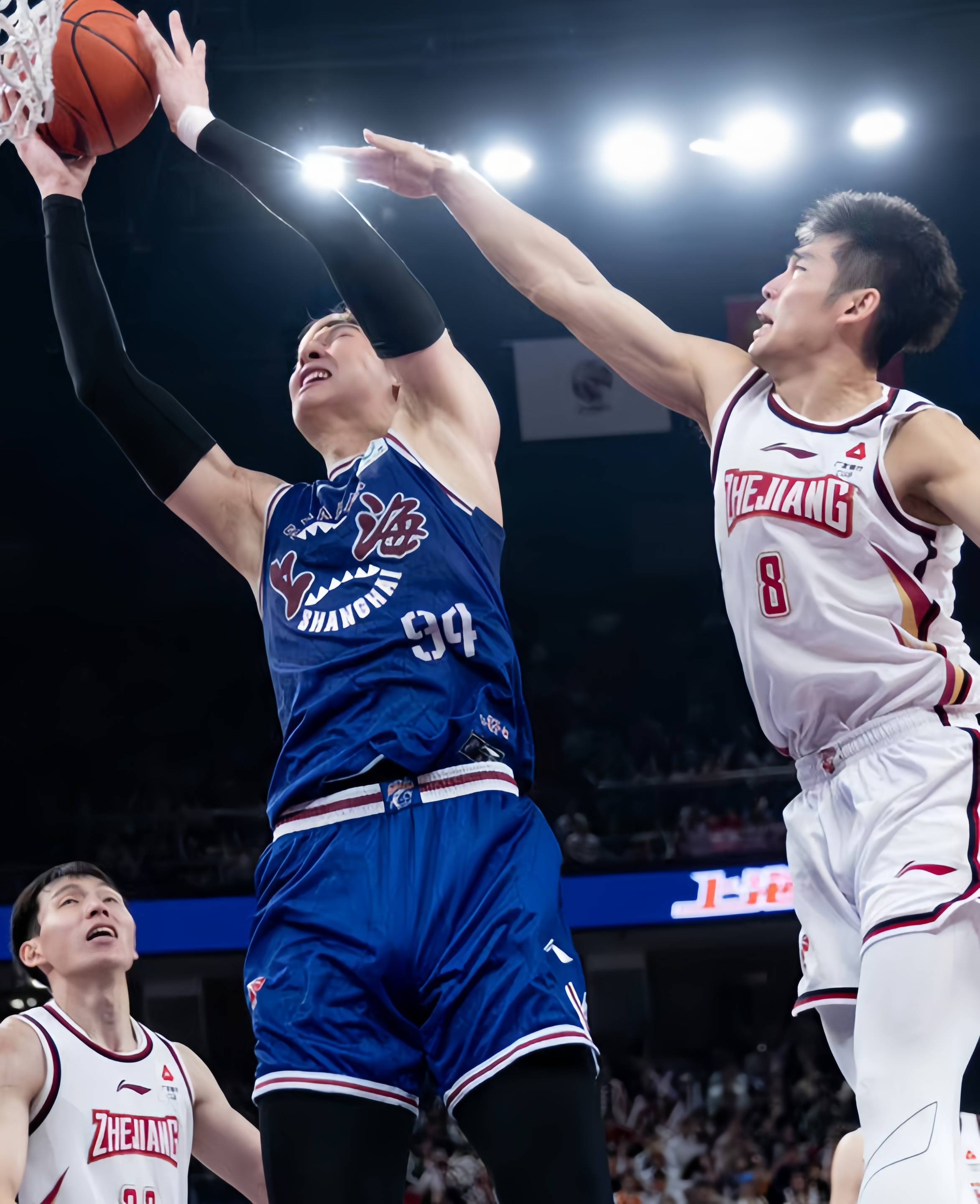 CBA全明星赛中华队大胜，王哲林荣膺MVP