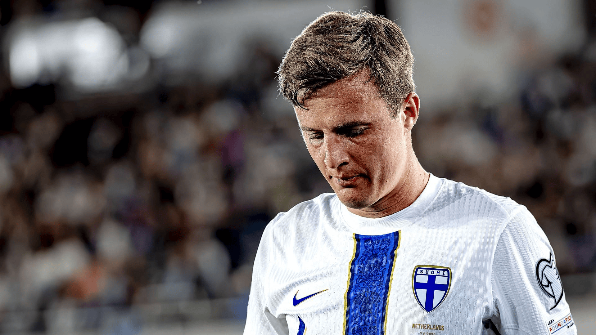 波兰队在关键时刻发挥出色，锁定小组第一