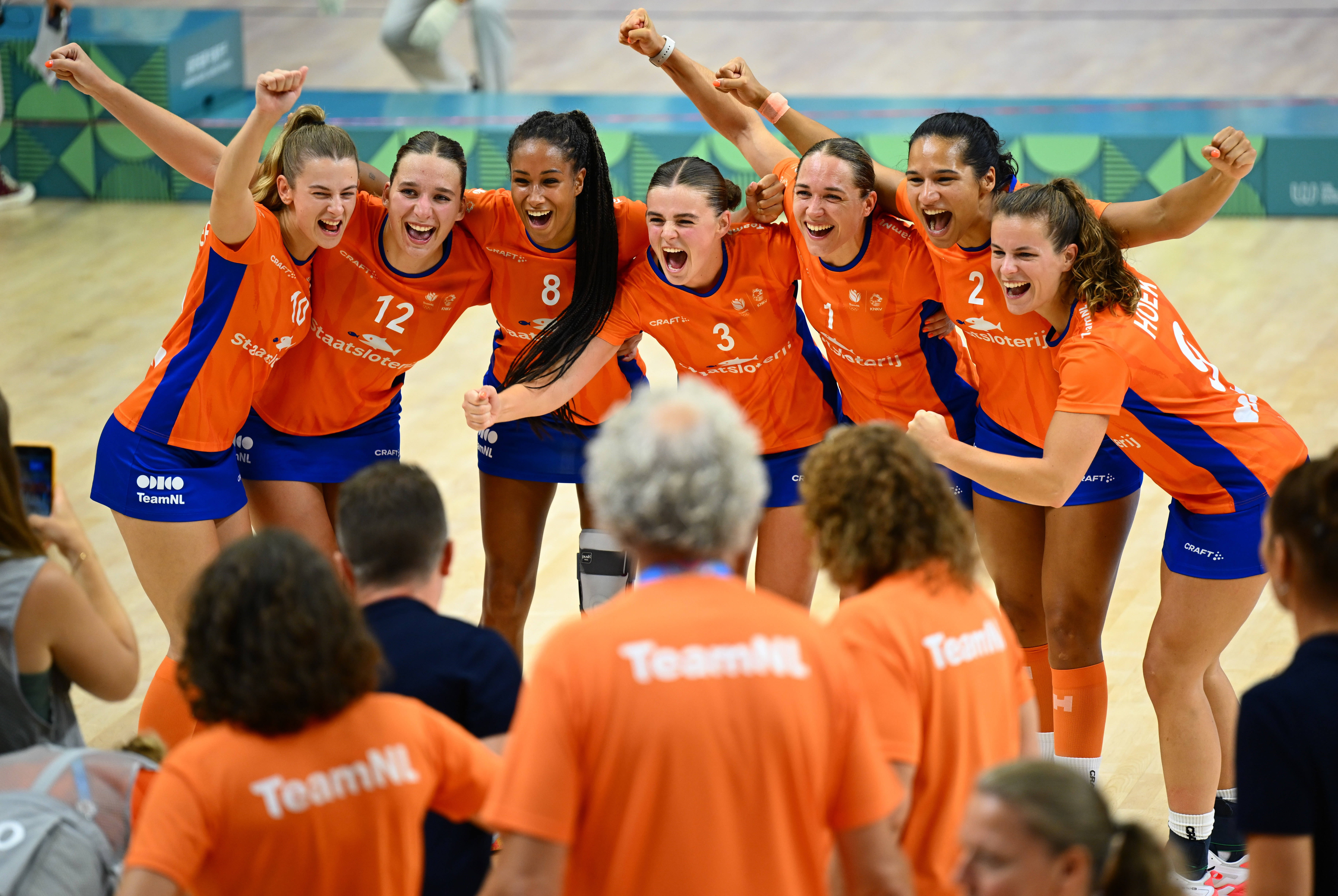 荷兰队在欧洲联赛中取得胜利