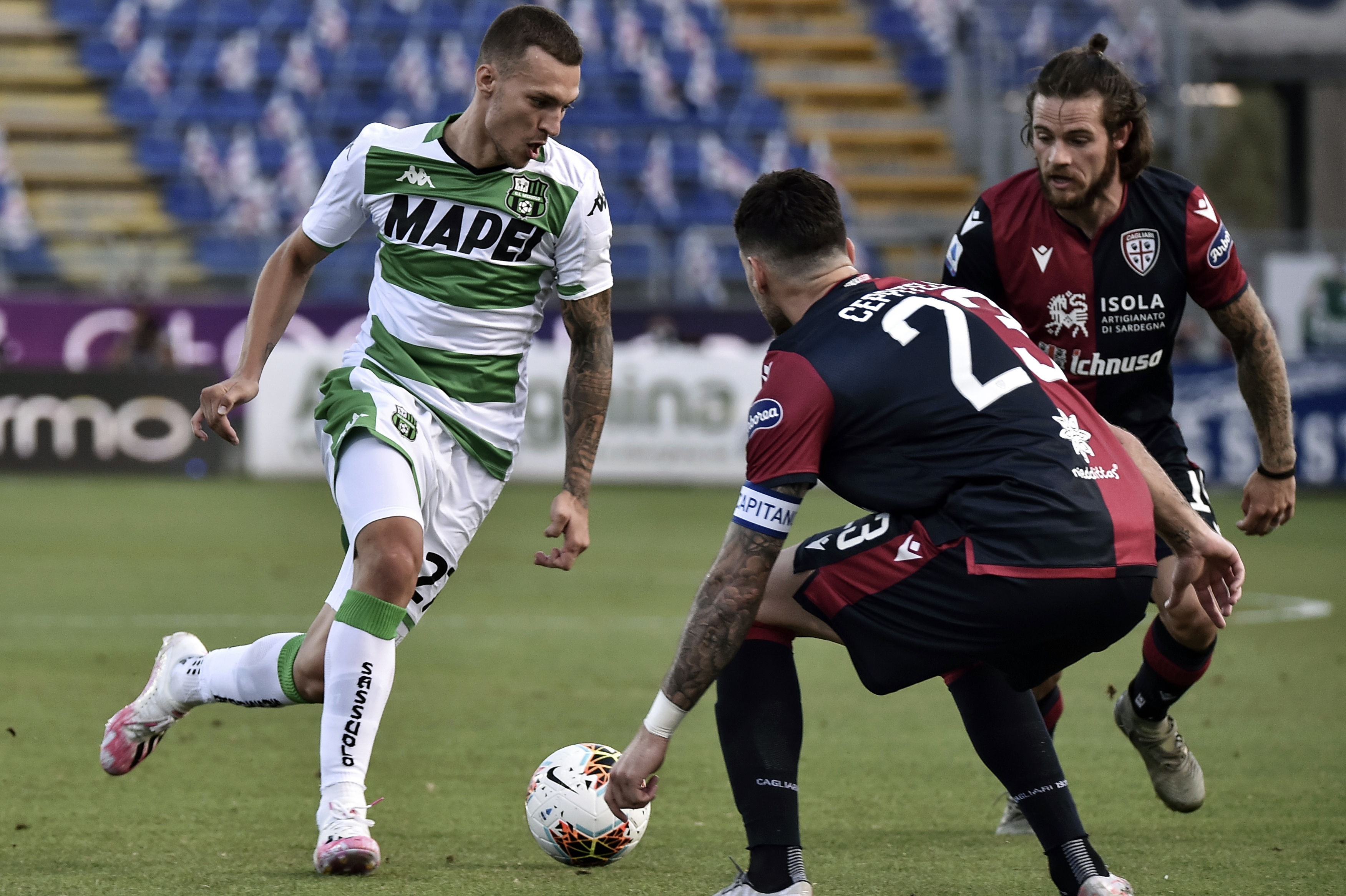 卡利亚里遇强则强,矢志保级成功 卡利亚里遇强则强,矢志保级成功