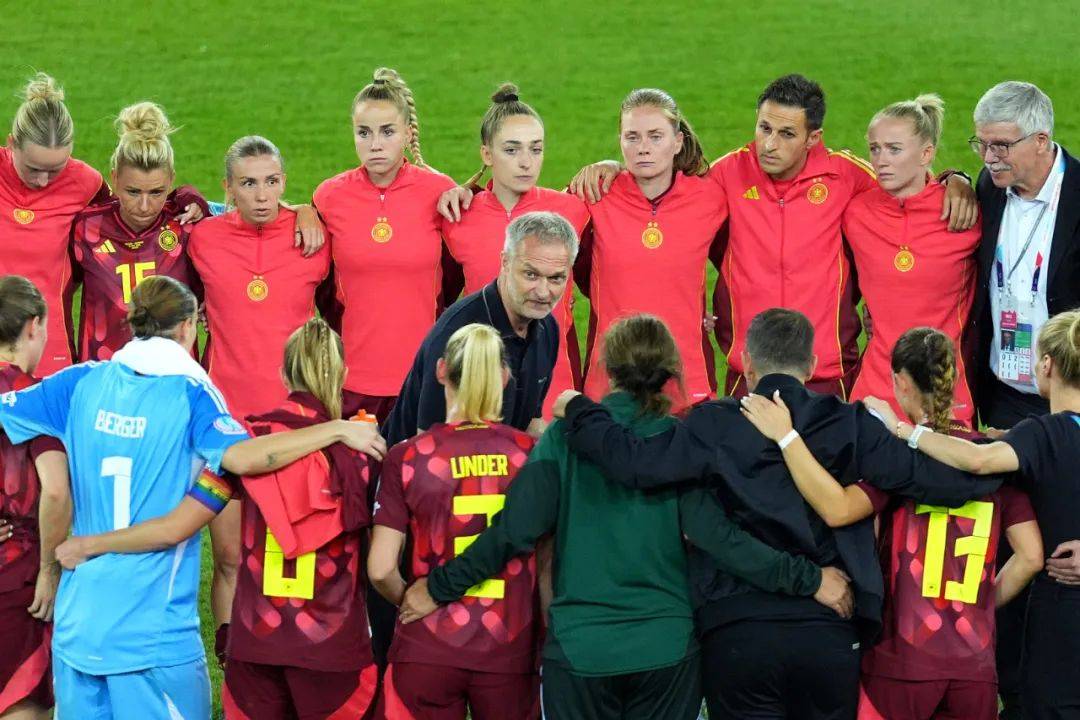 美国女足在友谊赛中一触即发，获得胜利