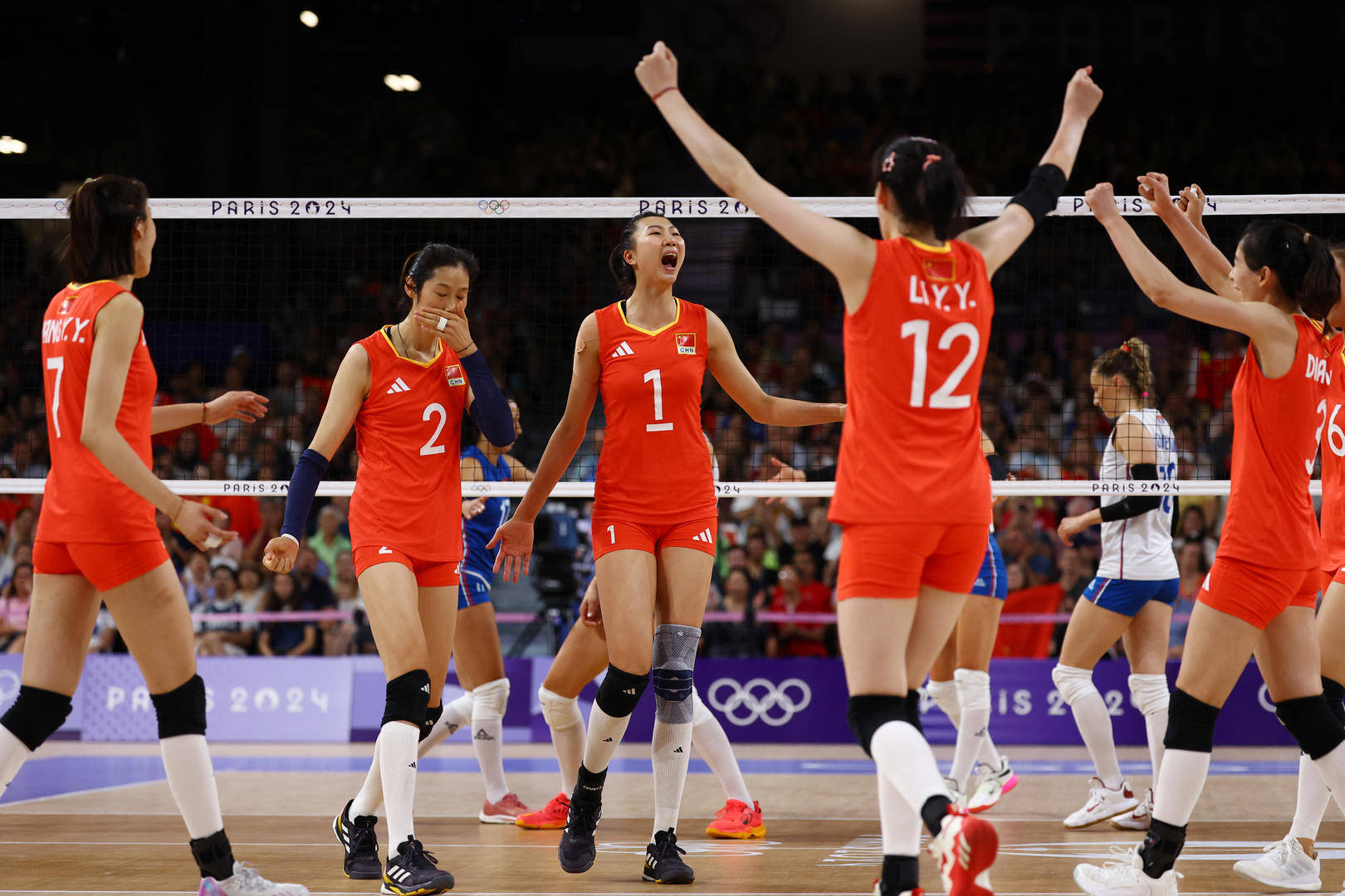 中国女排首战德国，以三局领先获胜