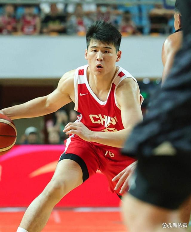 包含新晋球星表现抢眼,成为球队得分王的词条 包含新晋球星表现抢眼,成为球队得分王的词条