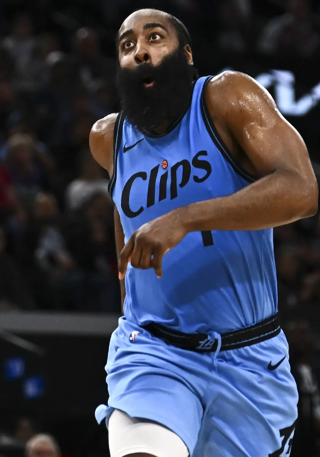 快船因伤缺席雷霆比赛 快船因伤缺席雷霆比赛