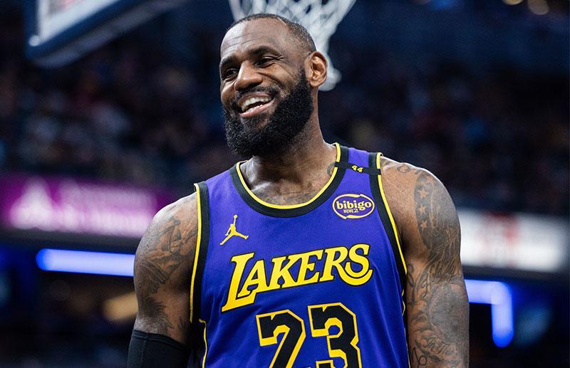 詹皇压哨绝杀，湖人胜快船