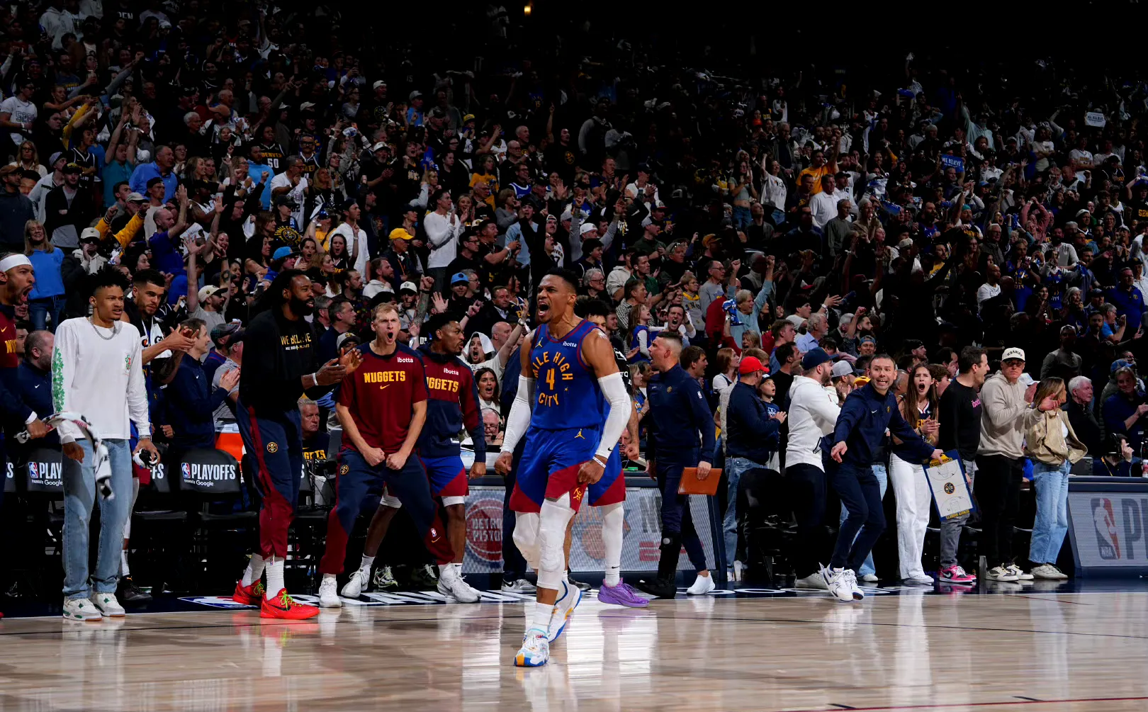 火箭客场击败热火,威少独得38分 火箭客场击败热火,威少独得38分