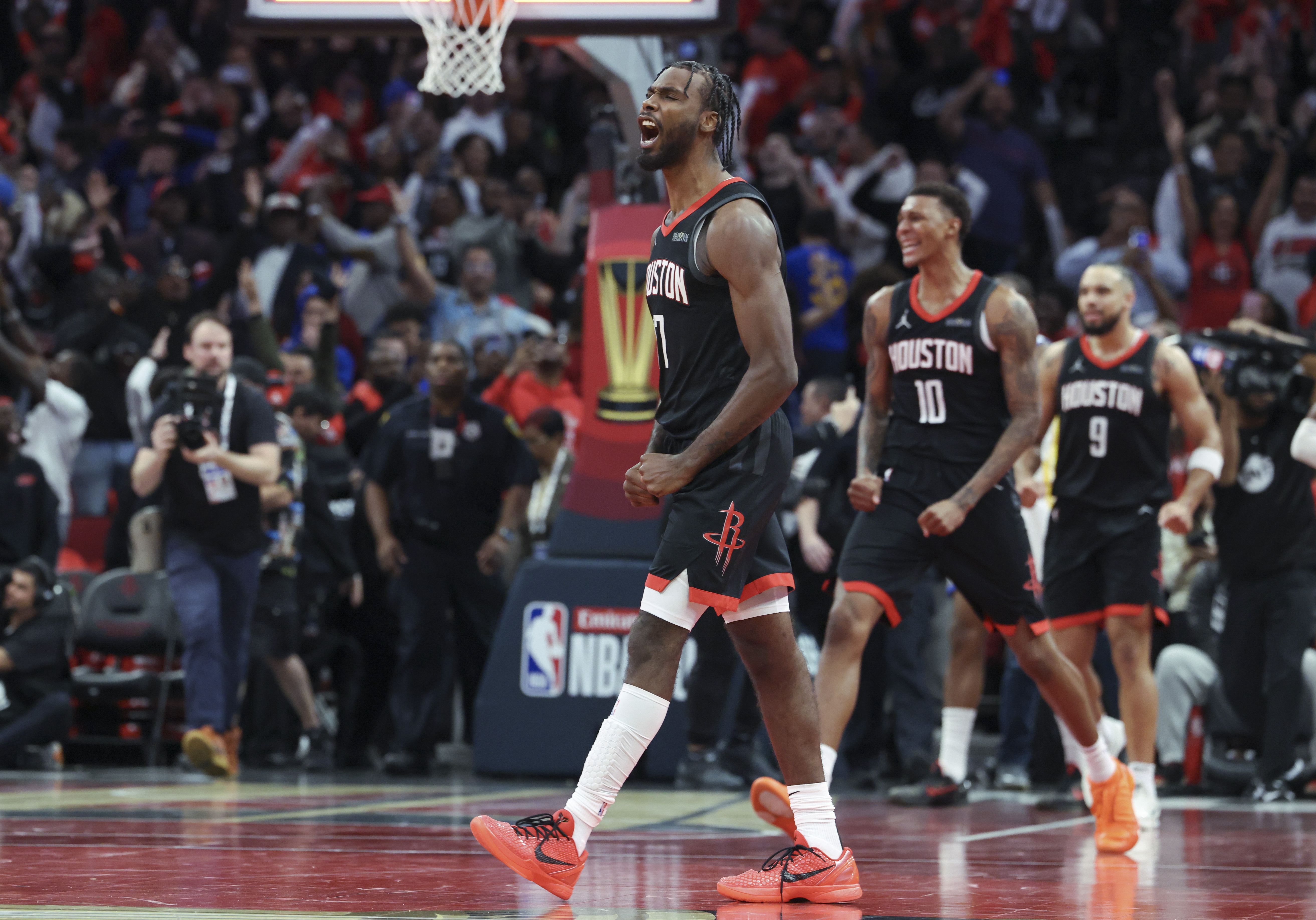 火箭客场负于国王，遭遇失利